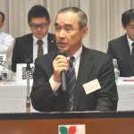 役員推薦委員会報告をする鈴木三夫役選委員長