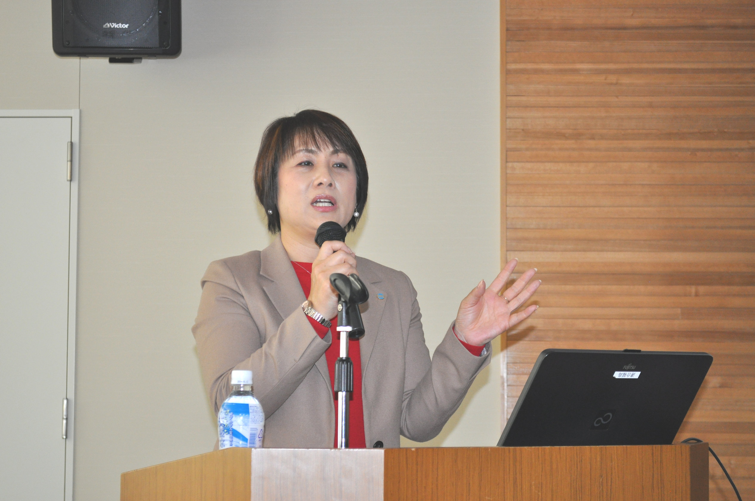 地方連合会初の女性会長に就任した、連合奈良・西田一美会長による講演