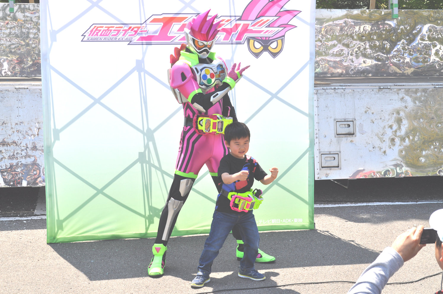 同じ変身ベルトだよ！・仮面ライダーエグゼイドと握手＆撮影会