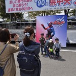 仮面ライダー一緒に記念撮影