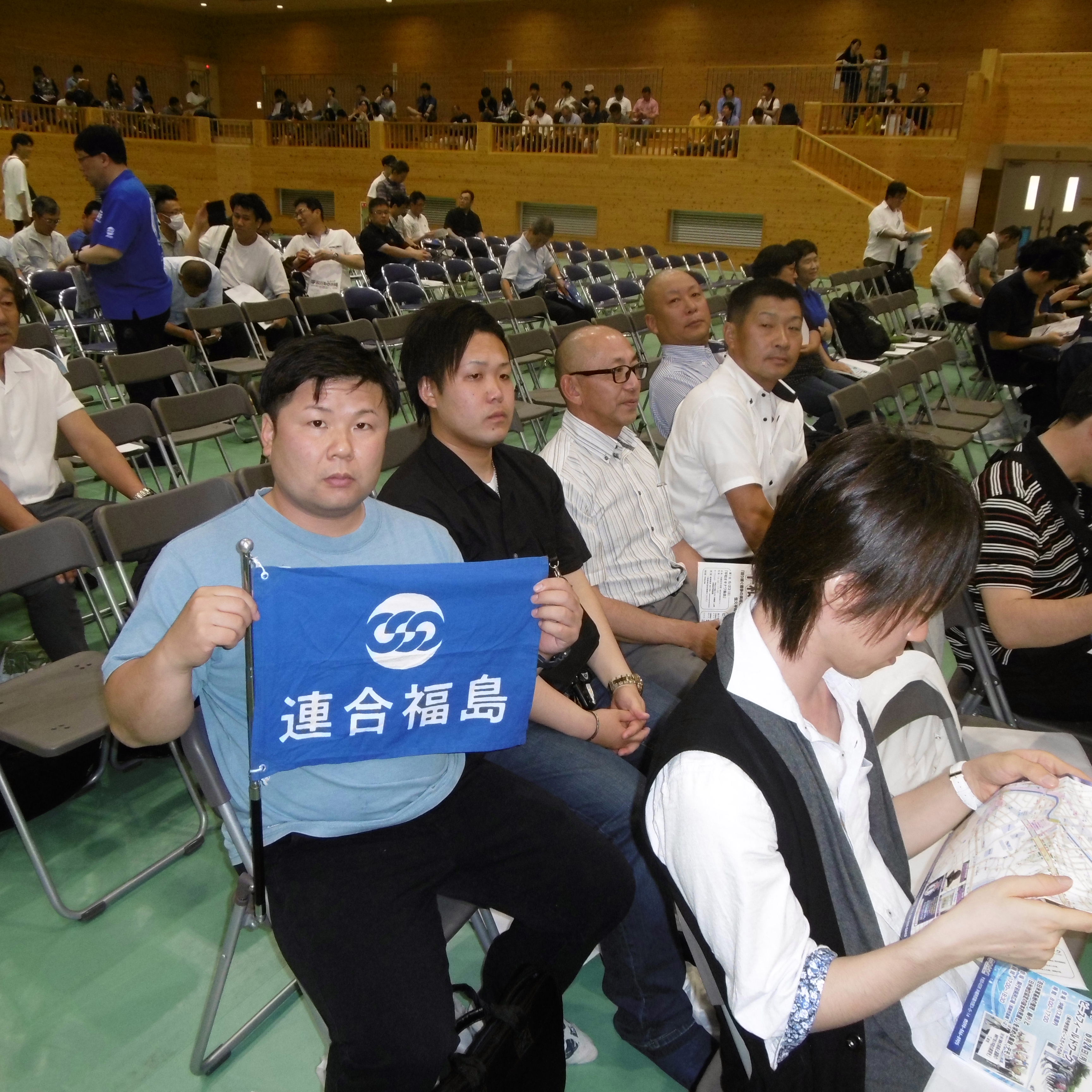 平和集会会場内、派遣団の皆さん