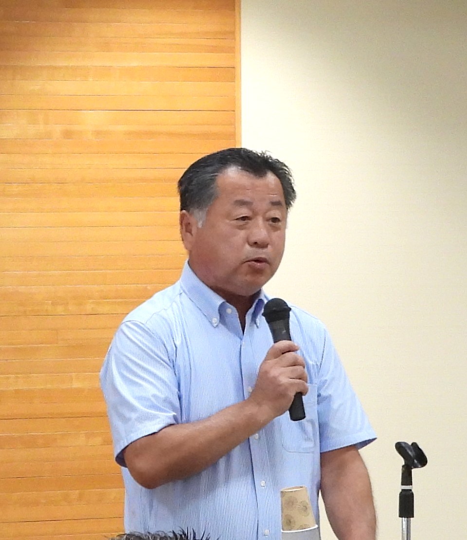 挨拶する澤田精一会長