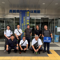 会場前で集合写真