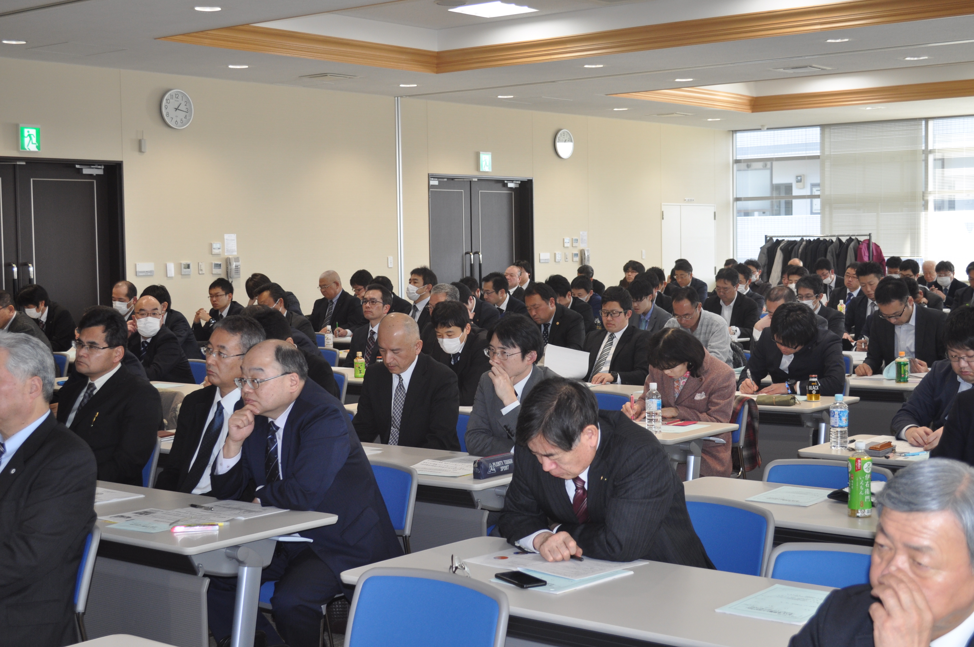 熱心に傾聴する参加者の皆さん②